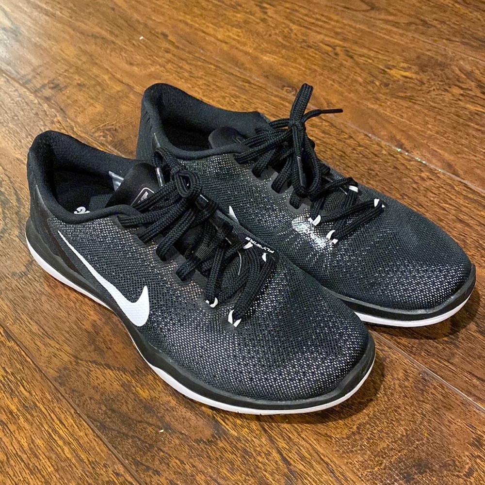 Black/size 7/women/nike flywire